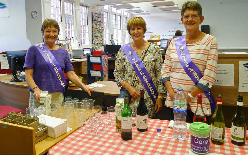 Woodbridge Library volunteers